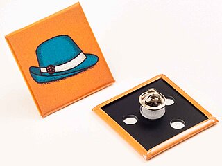 Buttons mit Pin-Butterfly Verschluss 38x38mm quadratisch